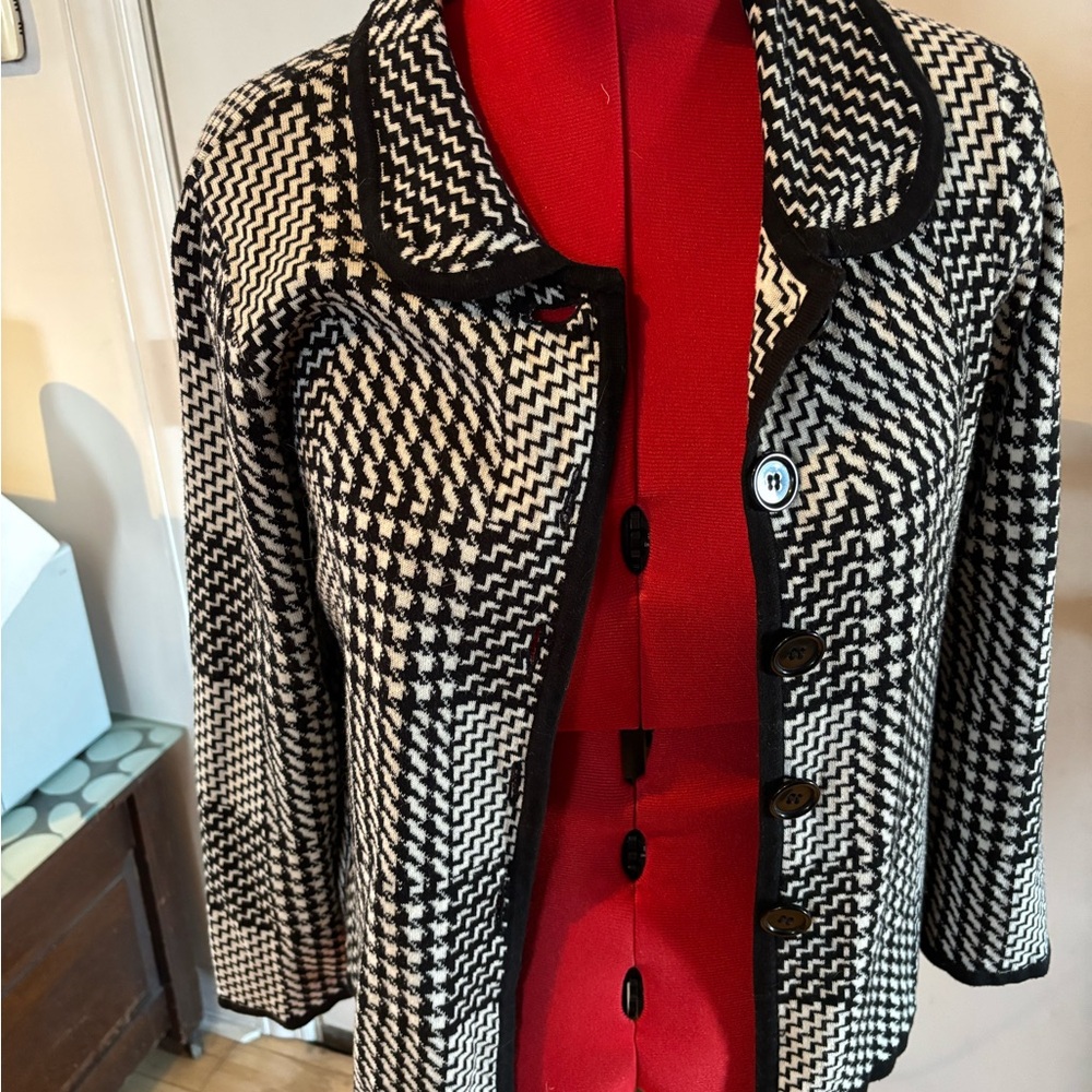 Women’s L Petite Christopher & Banks Black and White Houndstooth Blazer